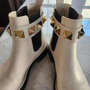 Michael Kors Chelsea Cream Color Boots with Gold Pyramid Hardware.